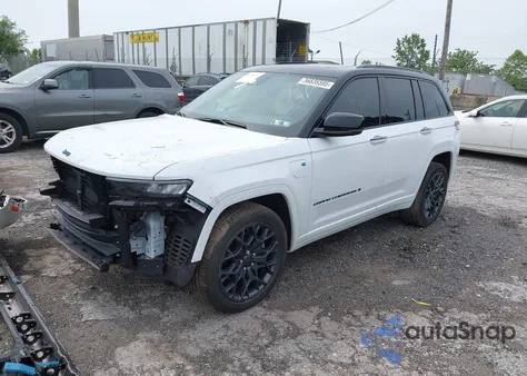 2023 Jeep Grand Cherokee 4Xe Summit z USA, uszkodzony, nr VIN 1C4RJYE68P8904724